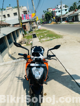 Ktm duke 125